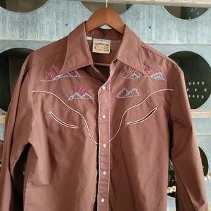 Vintage Rocking K Ranchwear cropped embroidered Western shirt.